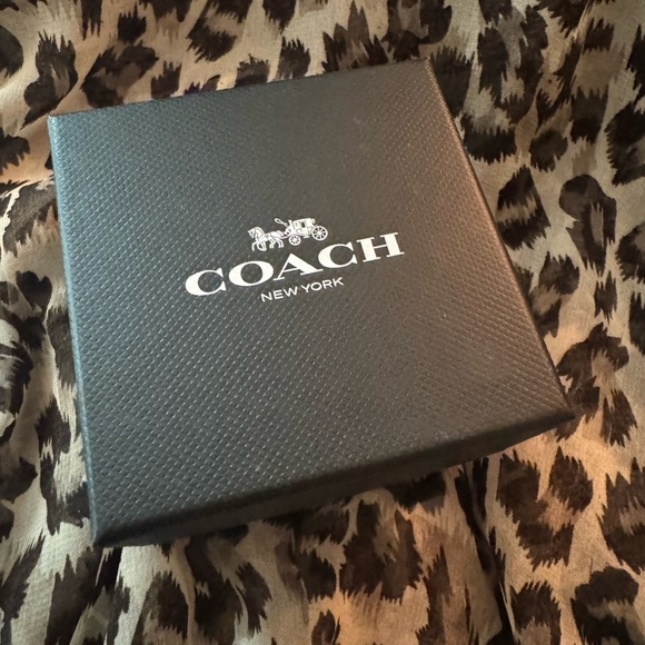 Coach Preston Women’s 32mm Watch - Picture 5 of 7